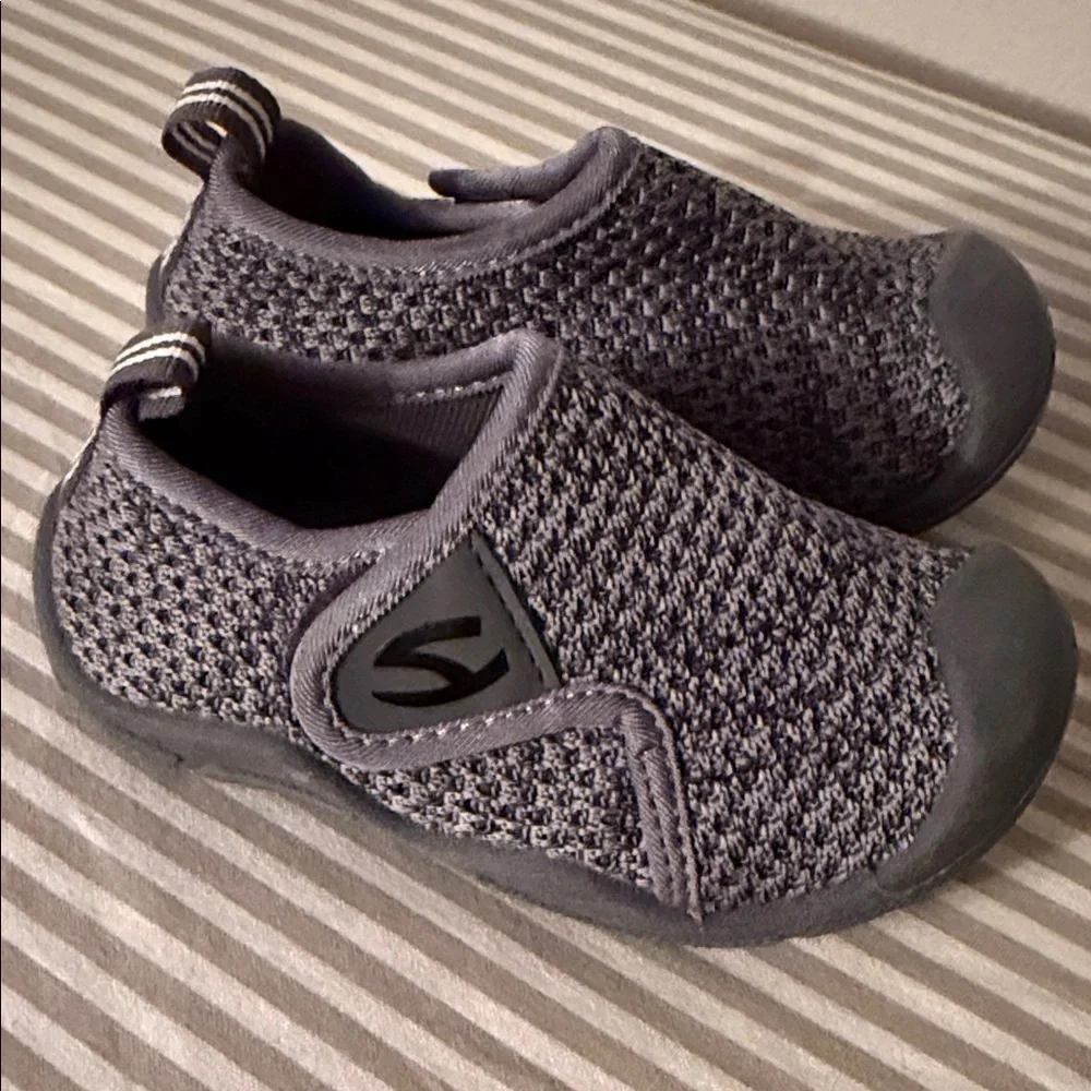 Hobibear Kids' Gray Slip-On Water Shoes